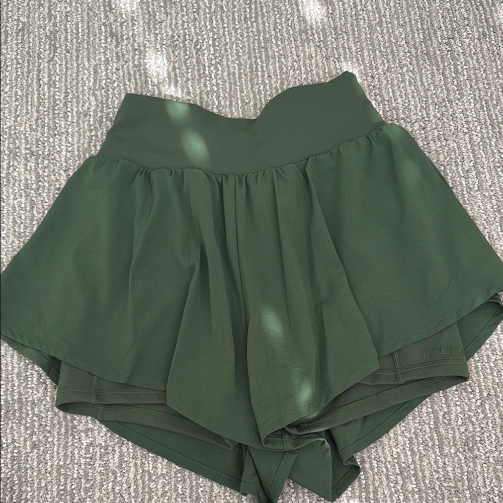 High-Waist Green Women’s Ptula Shorts - Picture 2 of 4